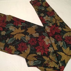 Lularoe Leggings TC Christmas poinsettias